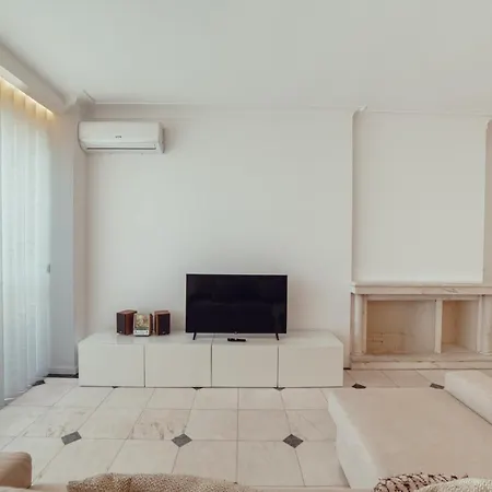 Grand Premium Boavista By Vacationy * Porto